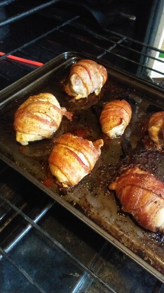 MercyCapone's tweet image. #hititwiththesauce