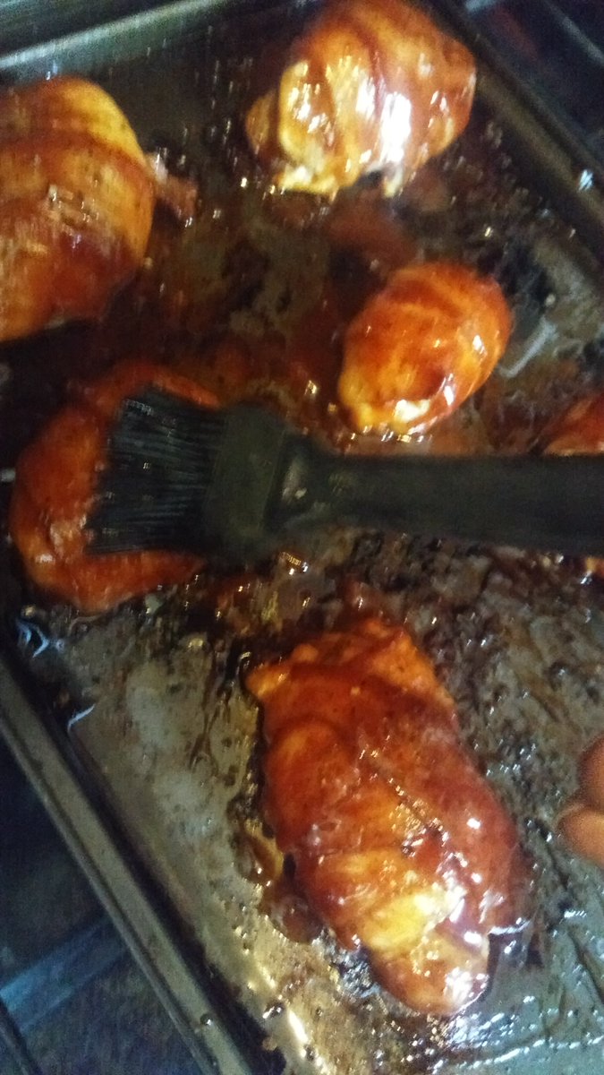 MercyCapone's tweet image. #hititwiththesauce