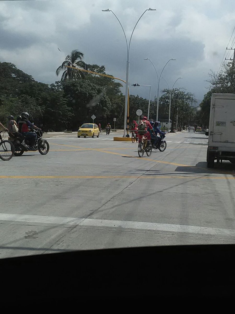 elarticulosm's tweet photo. La cámara de fotodetención electrónica de la calle 30 la cambiaron de ubicación, ahora está sentido Lucha-Centro. #ConduzcaConCuidado https://t.co/AonDJKUadx