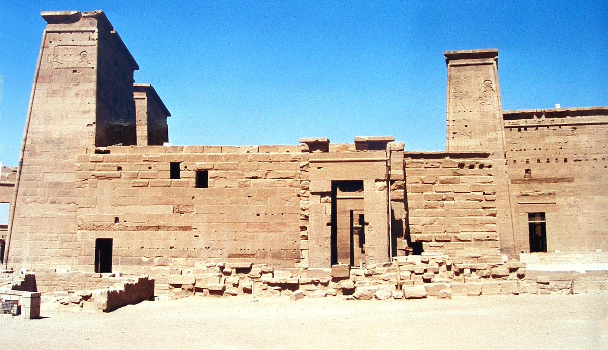 ViajeroconBotas's tweet photo. Fotos anteriores a las cรกmaras digitales: #TemplodeIsis en la isla de #Philae #Asuan, una #escultura egipcia y pilona de #Edfu #Egypt #Egypte #blogdeviajes #viajes #travels #IsisTemple #PhilaeTemple #EdfuTemple #travelling #viajeros #voyage #blogvoyage https://t.co/kwfvQ5Ib9g https://t.co/yRWBLG3CmJ