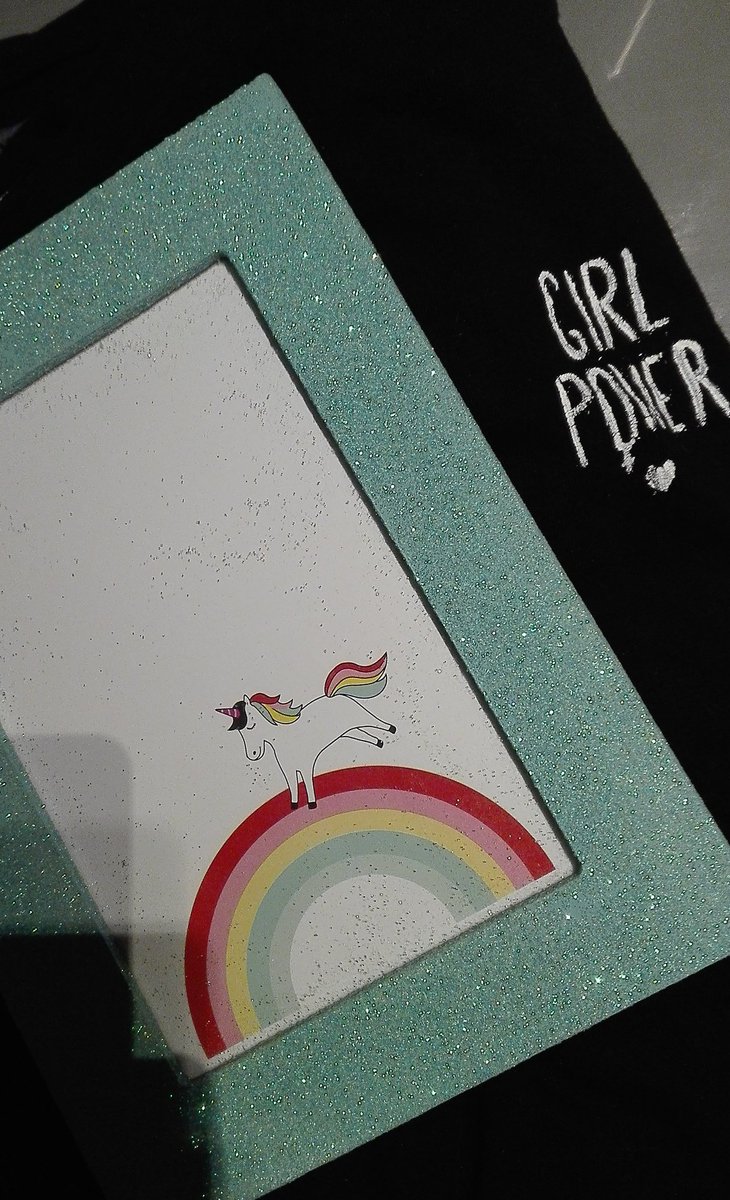 🦄SORTEO🦄
Estas cosas tan chachis, entre ellas la camiseta que llevé en la gala 0 (una L) pueden ser tuyas.
¿Que cómo participas? Muy fácil, solo tienes que dar RT a este tweet y estar siguiéndome. La persona ganadora la diré el domingo y me pondré en contacto, mucha suerte!❤