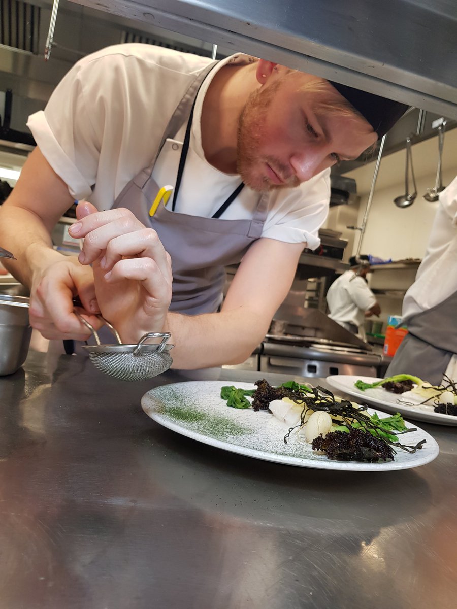 HAPPY TO HAVE YOU BOYS !! #LunchTime #MainAway #1MoreTeam #SuperSous  😋😋😋