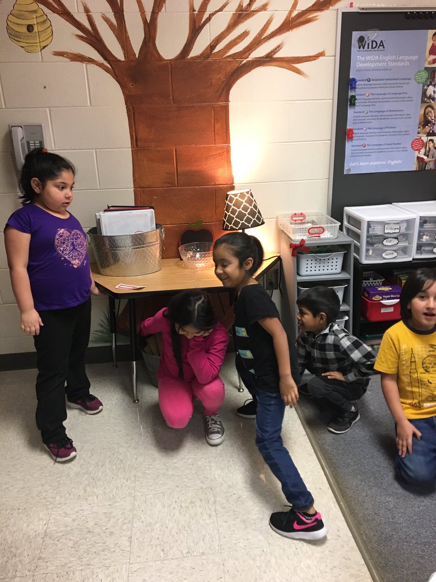 MurrayESOL's tweet photo. We're up and moving in Kinder 🌎. Top/Bottom Over/Under #murrayproud #cokerelementary #murrayga https://t.co/rqnKRbowmM