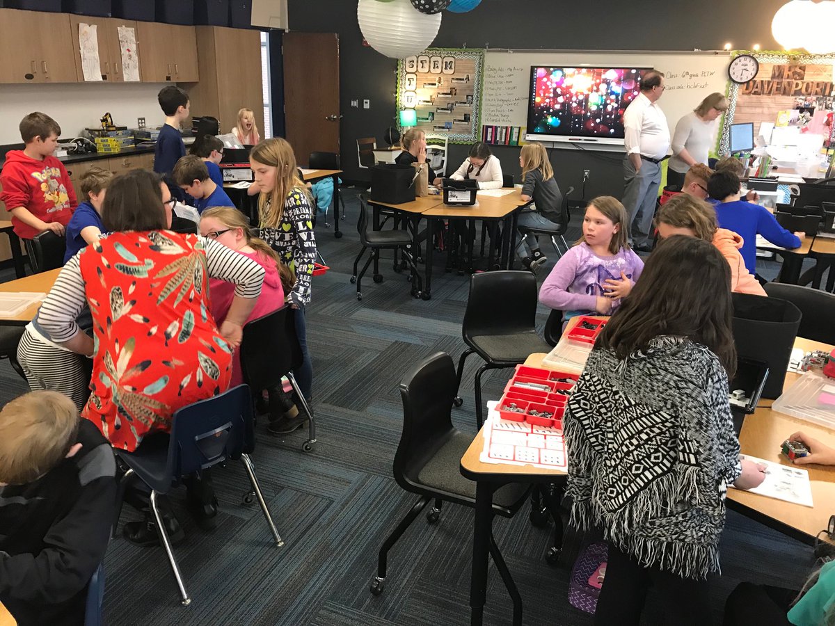 WPSDTech's tweet photo. LEGO Robotics club at West Platte this afternoon! https://t.co/nVqnEpLHXI