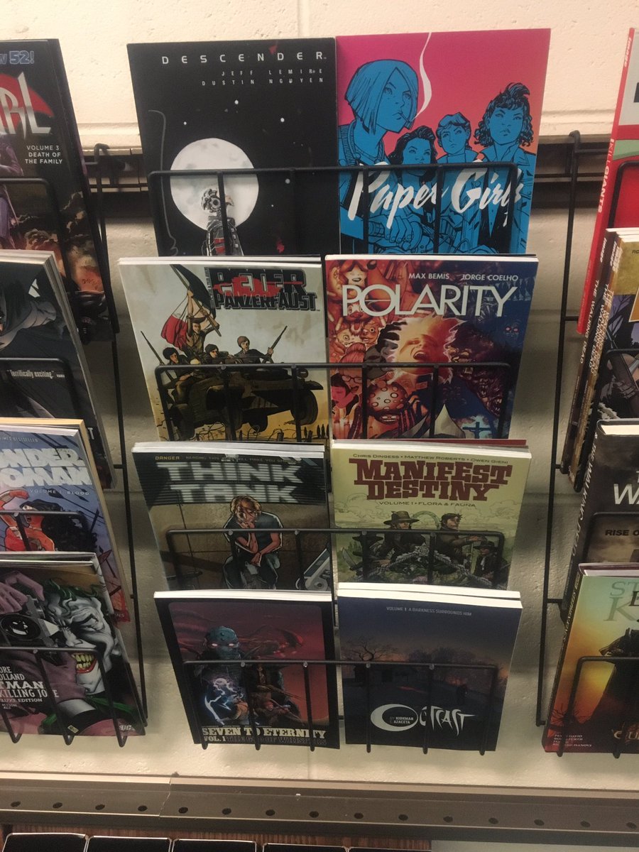 TCHSComicClub's tweet photo. In-class collection on display for students at club meeting! Collection info at our webpage https://t.co/s4OuKB0UlI #tchscbmc #1stmeeting @GregCapullo @Ssnyder1835 @Skybound @Marvel @DCComics @JimLee @tonymoore @RobertKirkman @GWillowWilson @duss005 @BRIANMBENDIS @cliffchiang https://t.co/bRZadDTAuf