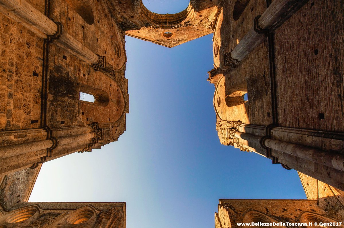 Cieli infiniti...

#bellezzedellatoscana #abbazia #SanGalgano #Chiusdino #Toscana #abbey #abbaziadisangalgano #church #chiesa #travel #Tuscany #arcs #ancient #rovine #ruins #beautiful #cool #blu #blue #sky #cielo #wanderlust #navata #igers #abbaziacistercense #amazing #tourism