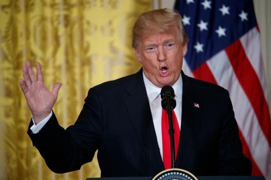 syeddoha's tweet photo. It #RemindsMe of his #Interview with and I am quoting #Trump, "#RealJewel aka @Nytimes. So, he is going to #DigHisHeels then an envelope will show up #BackANDforth and he ends up accepting everything and #showsUp for #Mueller's #RussianCollusion https://t.co/RmKJZhMAW9 (from @AP) https://t.co/2paYp1wdc7