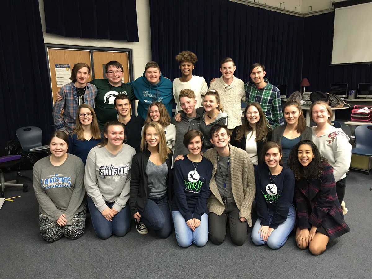 GLMusicals's tweet image. First cast read through today!!  Can't wait for this fun show ❤️🍪