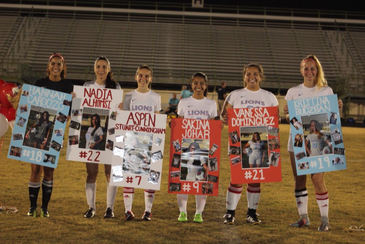 KHSladylions's tweet photo. Senior night ⚽️ https://t.co/2v2IwleC1s