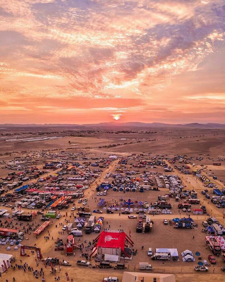 peru's tweet photo. Buena toma de los sorprendentes atardeceres que disfrutan los participantes del rally @dakar 2018, en el vivac.
#DakarPerú2018 #Dakar2018 #Perú https://t.co/ucpF0O8HG1