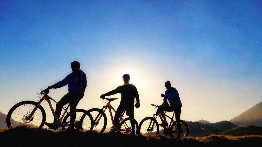 juango9889's tweet photo. Best team.
#pearlizumi #camelbak #mountainbike #mtb #bike #mountainbiking #giant #outdoors #nature #adventure #trees #forest #naturelovers #mountains
#strava #tifosi #bikeride #fox #mountains #CyclingShots
#landscape #juango2 #juangomeztebalan https://t.co/9VJVPNucGO https://t.co/GjRMvOc6RI