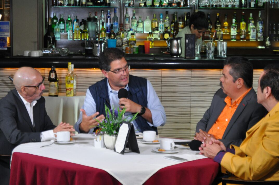 Muchas gracias <a href="/vimalalo/">victor lara</a>, <a href="/ksheratto/">Angel Mario Ksheratto Flores</a> y <a href="/bet0230/">alberto ramos garcia</a>, del programa “Tres de Tres”, por su apertura para conversar sobre nuestro proyecto independiente en <a href="/Publico_Privado/">PúblicoyPrivadoOficial</a>. ¡Un abrazo!