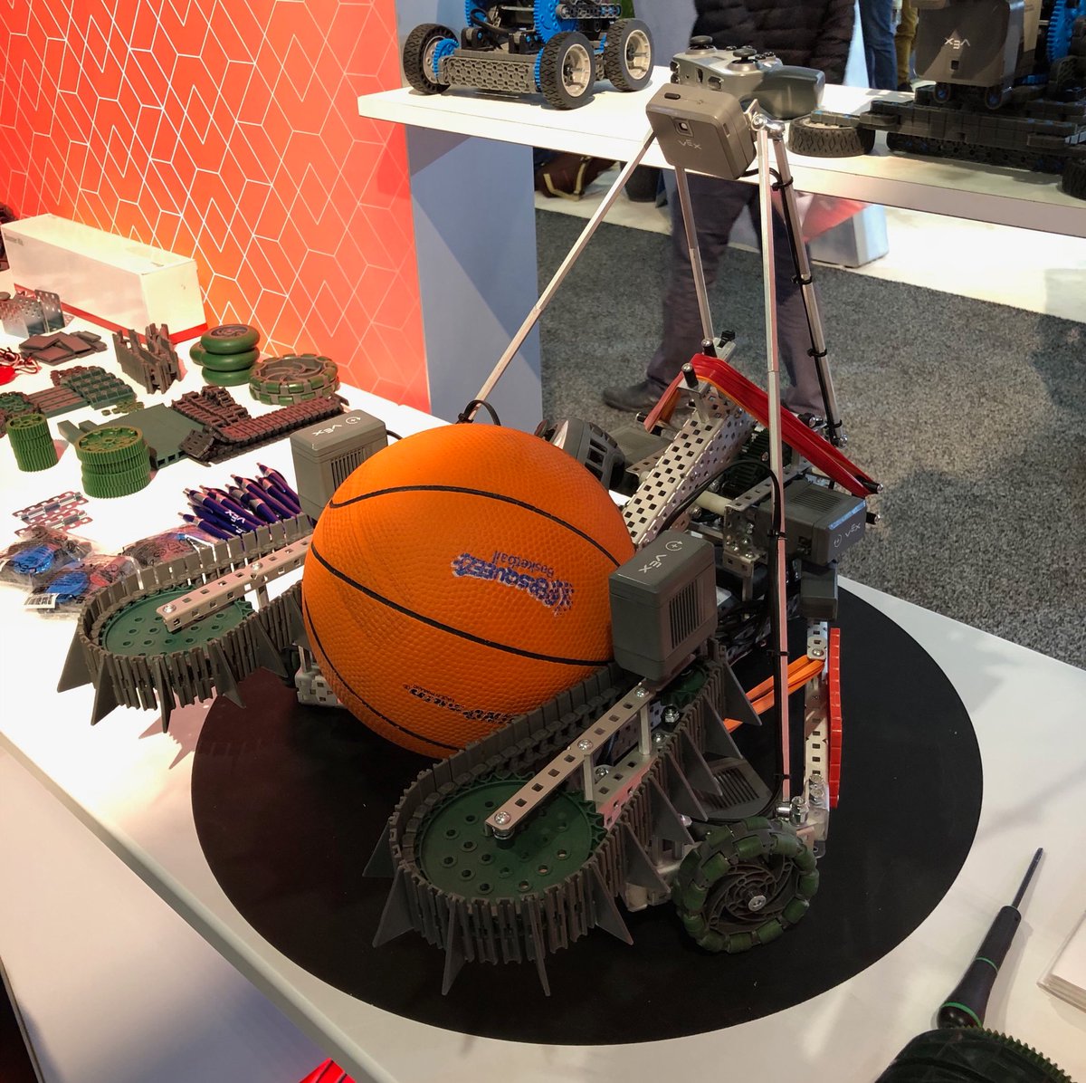 VEXRobotics's tweet image. Another shot from our booth at #ces2018 #vexedr #vexV5. Catch us on their show tomorrow @NBA