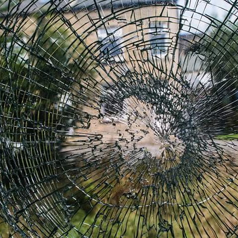 ValovinPhoto's tweet photo. SHATTERED...#Shattered #brokenglass #Huddersfield #photographers #photography #PHOTO https://t.co/YzjzX0pRCb