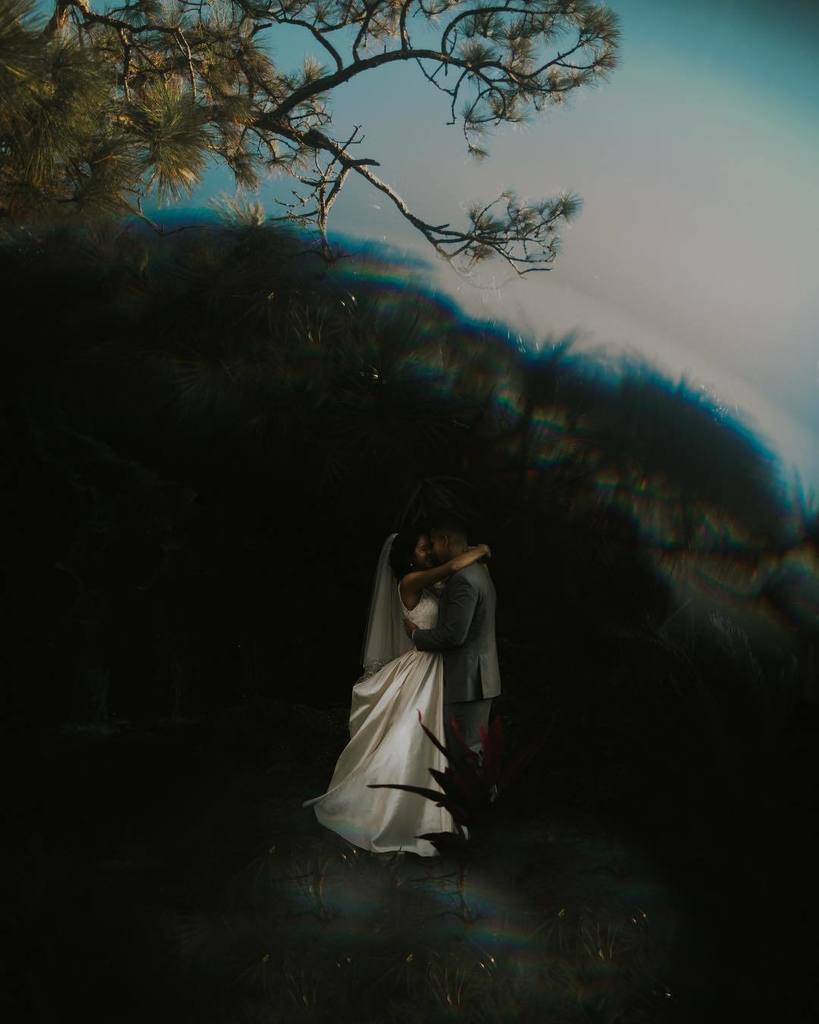 Naba_Zabih's tweet photo. My favorite kind of people are the ones who trust the crazy things I have going on in my mind and are like “run with it” .
.
.
.
.
.
#dearphotographer #loveandwildhearts
#weddingportraits #weddingelements #oregonweddingphotographer #weddingideas #Uniquew… https://t.co/WVBLe5i9KH https://t.co/AcbD03yOaz