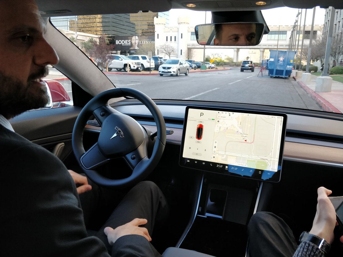 TheTechChap's tweet photo. Going for a drive.. 😎😎 #teslamodel3 #tesla #ces2018 https://t.co/LAk7IRlhn7