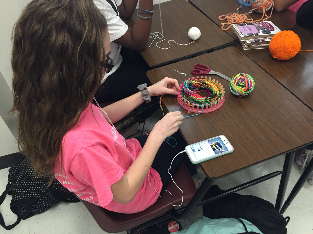 EstellaRupard's tweet photo. Crochet &amp; Knitting Club - Great looking hats and scarfs! #HFMSProud https://t.co/kSN5asYxYG
