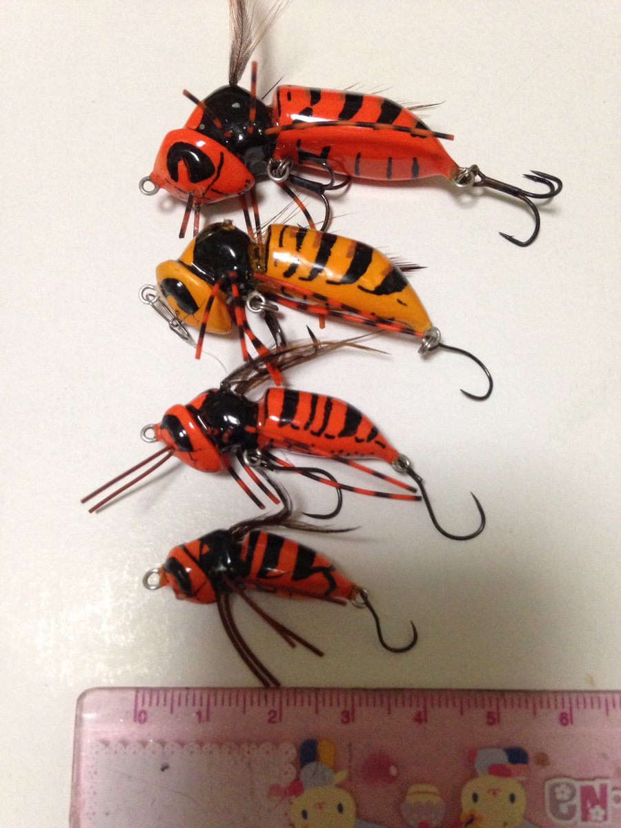 yamame_kb's tweet photo. 山女魚工房のツートップのうちの１つ✨
看板娘的な「スズメバチ」
オオスズメバチから、キイロスズメバチまでサイズも数種類有ります✨
何気に、バスや雷魚に効くらしく特にスレた雷魚に相当効くらしい❗️
使い手によって、使用も色々✨
楽しいですね✨ https://t.co/LIVePc54ad