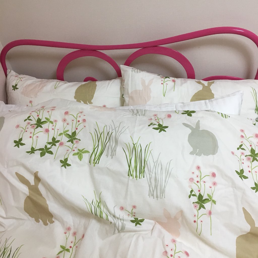 コハヒス Ar Twitter うさ 飼いさんたちの間で騒がれているニトリで うさグッズを購入してきた なんと カーテンも寝具のカバーもあったのですごい形相でまとめて買った ཀ ベッドがうさぎまみれで可愛くなりました うれちぃ ちなみに ベッド