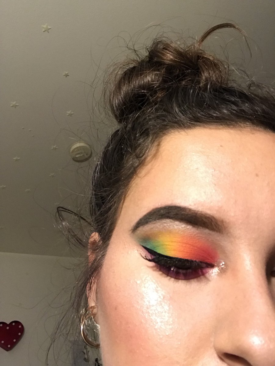 brianatiedeman's tweet photo. Raninbow 🌈🌈 #theivan #eyeshadow https://t.co/NBxBG1QU0j