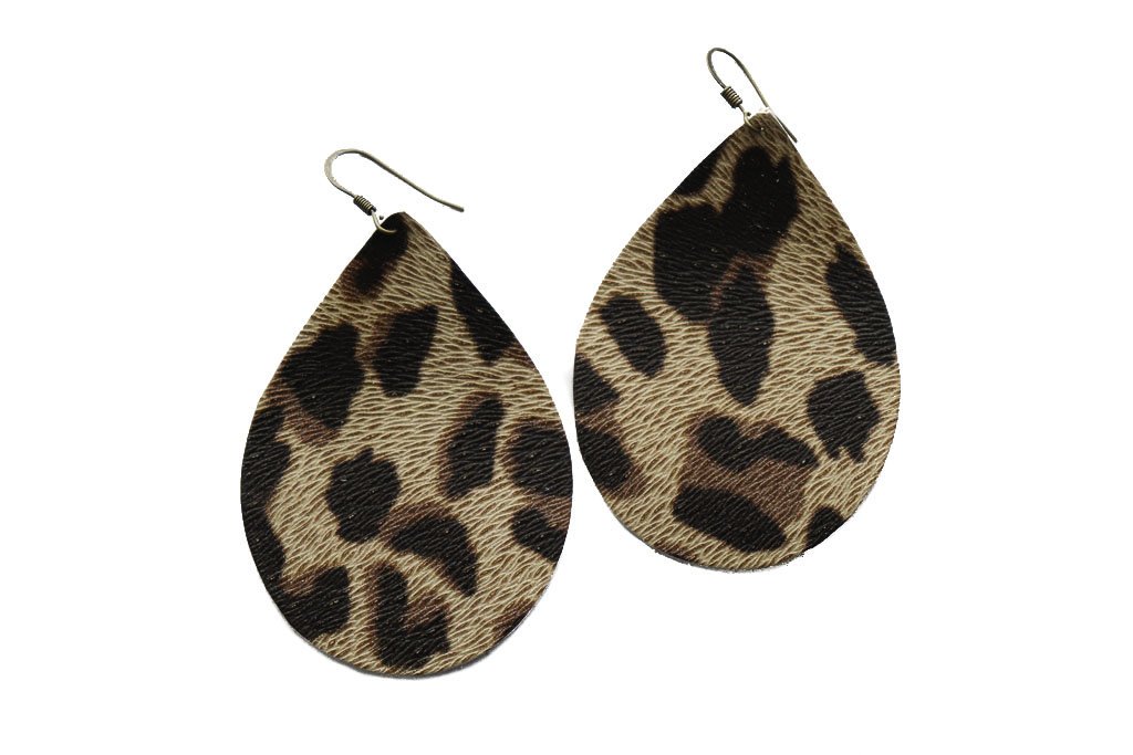 TheWildTeePee's tweet photo. "Leapord" 
$15.00
➤ https://t.co/rMwXTFiaD2
via @outfy https://t.co/7PQTcQxlq8