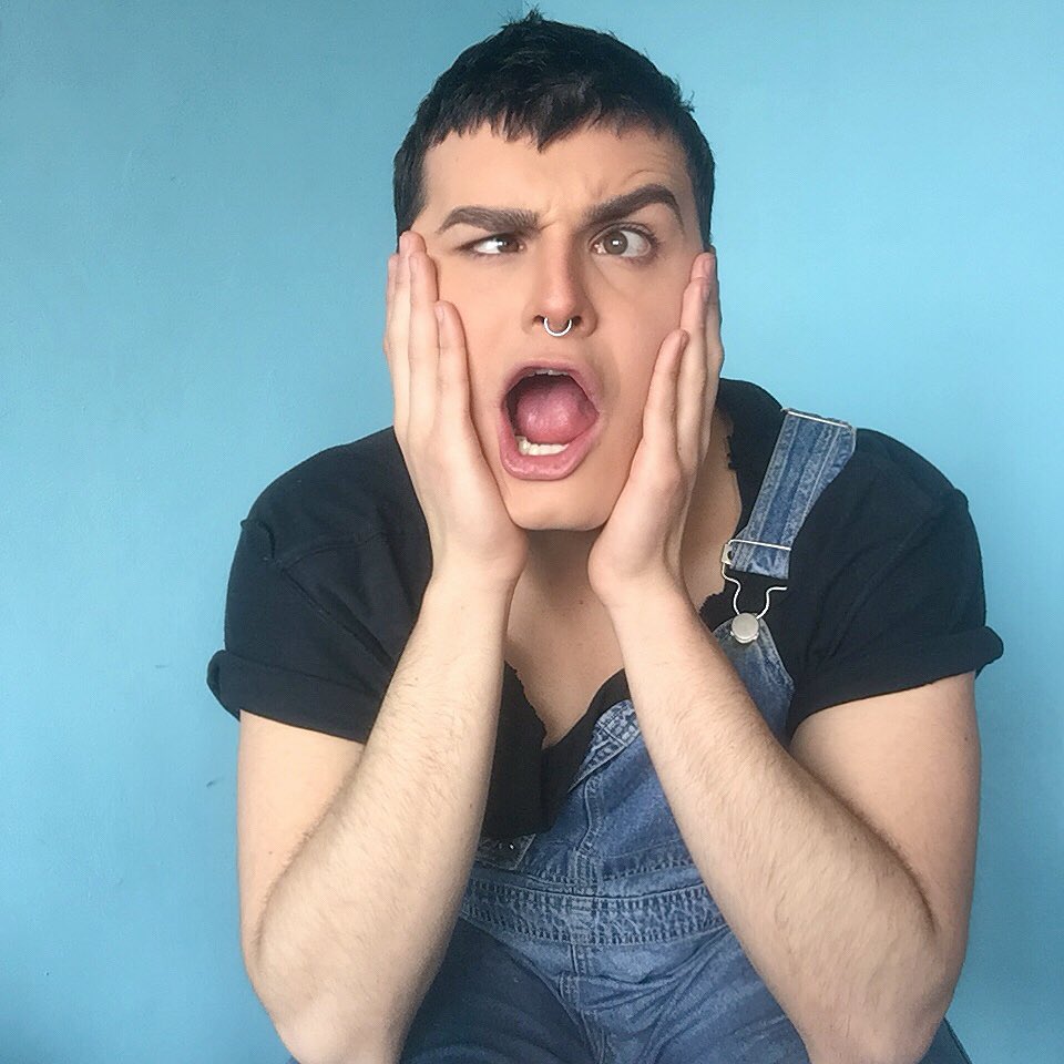 AndrewLarranaga's tweet photo. Porque solo con ustedes puedo ser yo mismo! sacan lo mejor de mi Urbanders! L@s amo! 🖤
Así me tienen con #UrbandMania !
Si se puede! 70k 👊🏻 https://t.co/1DtesDzc1t
