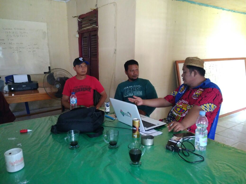ihsan_nento's tweet photo. diskusi bersma TPID Kec Ponkep &amp; Pengurus BUMDES Desa Ponelo Gorontalo Utara @jokowi  @EkoSandjojo @taufikmadjid71 @TPP_Indonesia @anwsanusi https://t.co/mSkTtIswWs