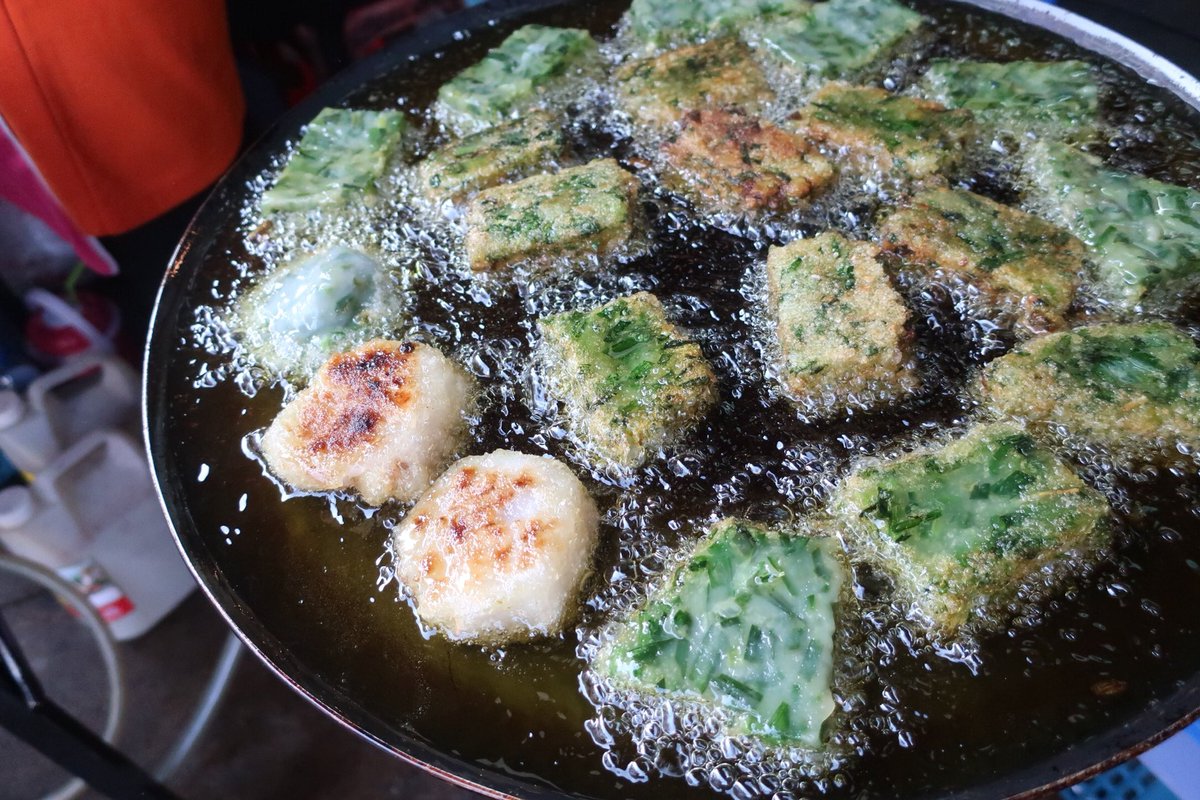 尻尾のない犬 わー これは私がよく食べてる揚げニラ 饅頭の蒸しバージョン これタイではクイチャーイ 韮菜 っていうよ 呼び方似てるね ニラ以外にヒカマがあるのもおんなじだよ おもしろいねー 尻尾のない犬 わー これは私がよく食べてる揚げニラ 饅頭の蒸しバージョン これタイではクイチャーイ 韮菜 っていうよ 呼び方似てるね ニラ以外にヒカマがあるのもおんなじだよ おもしろいねー