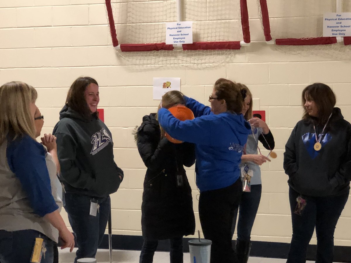 CarrieAzab's tweet photo. Social Investment and kicking off a #21daysofhappiness re-boot! Love that our Hanover family had a chance to reconnect with charades& commit to a new 21 day challenge. #WeAre54 @FaithRivera54 https://t.co/ObJWPYNWTr