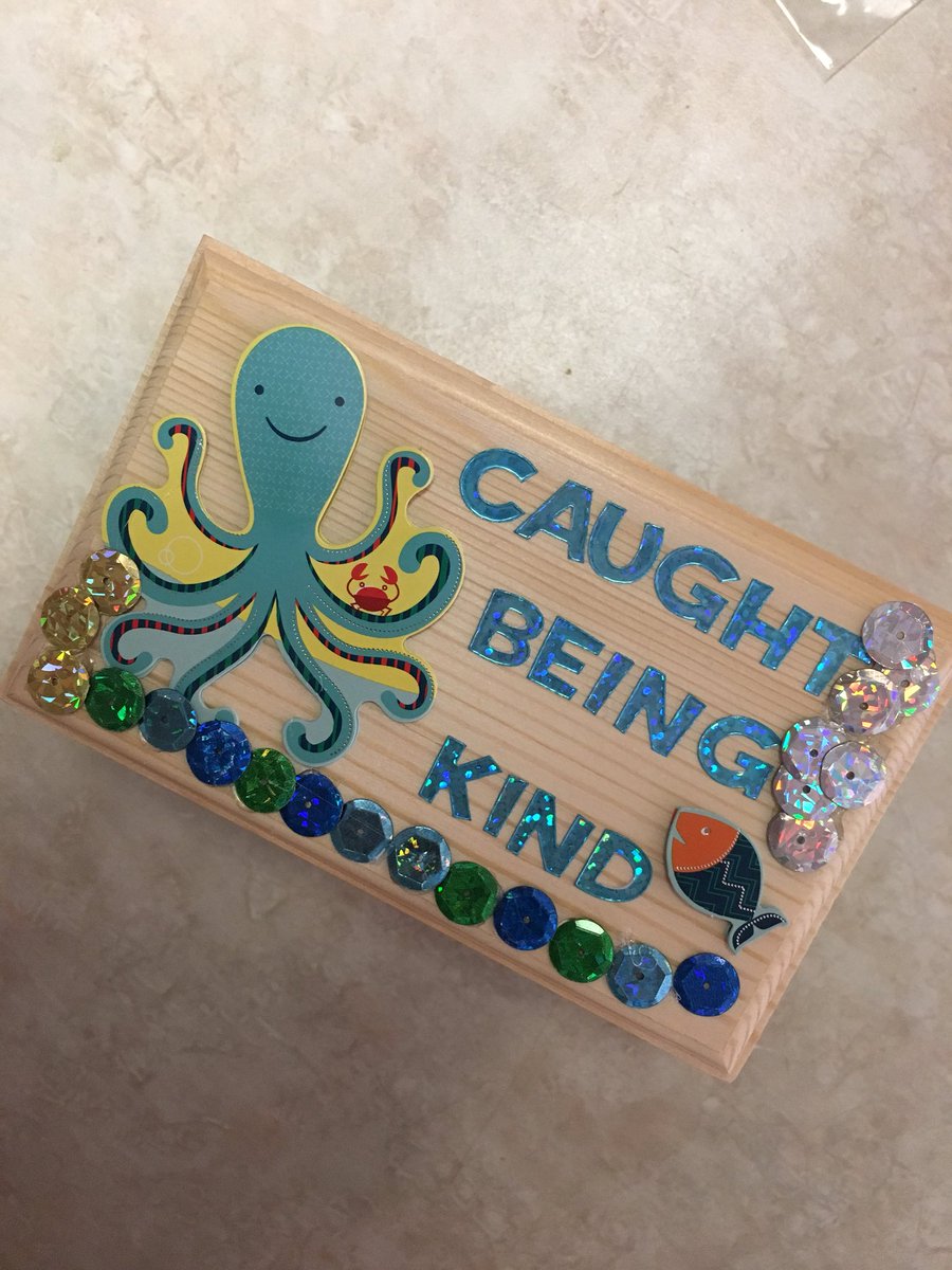 MissGrussing's tweet photo. Trying to add positive reinforcement to my 4th grade class. The kids seemed stoked about this when I shared it with them today. We named the fish flippy! #pbis #kidsdeserveit #sel #leadupteach https://t.co/vRXfhrFaHM