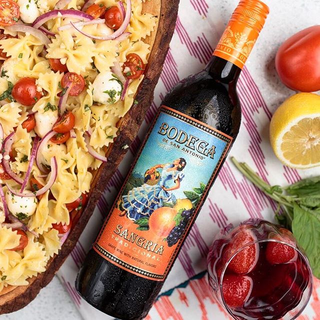 BodegaSangria's tweet photo. #Pasta and #BodegaSangria on a sunny #Wednesday is how we like to spend #humpday! https://t.co/E29a0z6y1X 🍷🍝 https://t.co/TTqgfueGNh