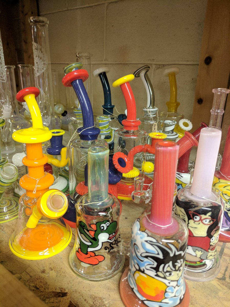 PuffCanada's tweet photo. 20% off all of these beauties until the end of January PhattAssGlassWorks Shayla windstar Behrman #puffcanada #windstarglass #phattassglass #headysale #glassofig #weshouldsmoke https://t.co/UpuIkVmyz6