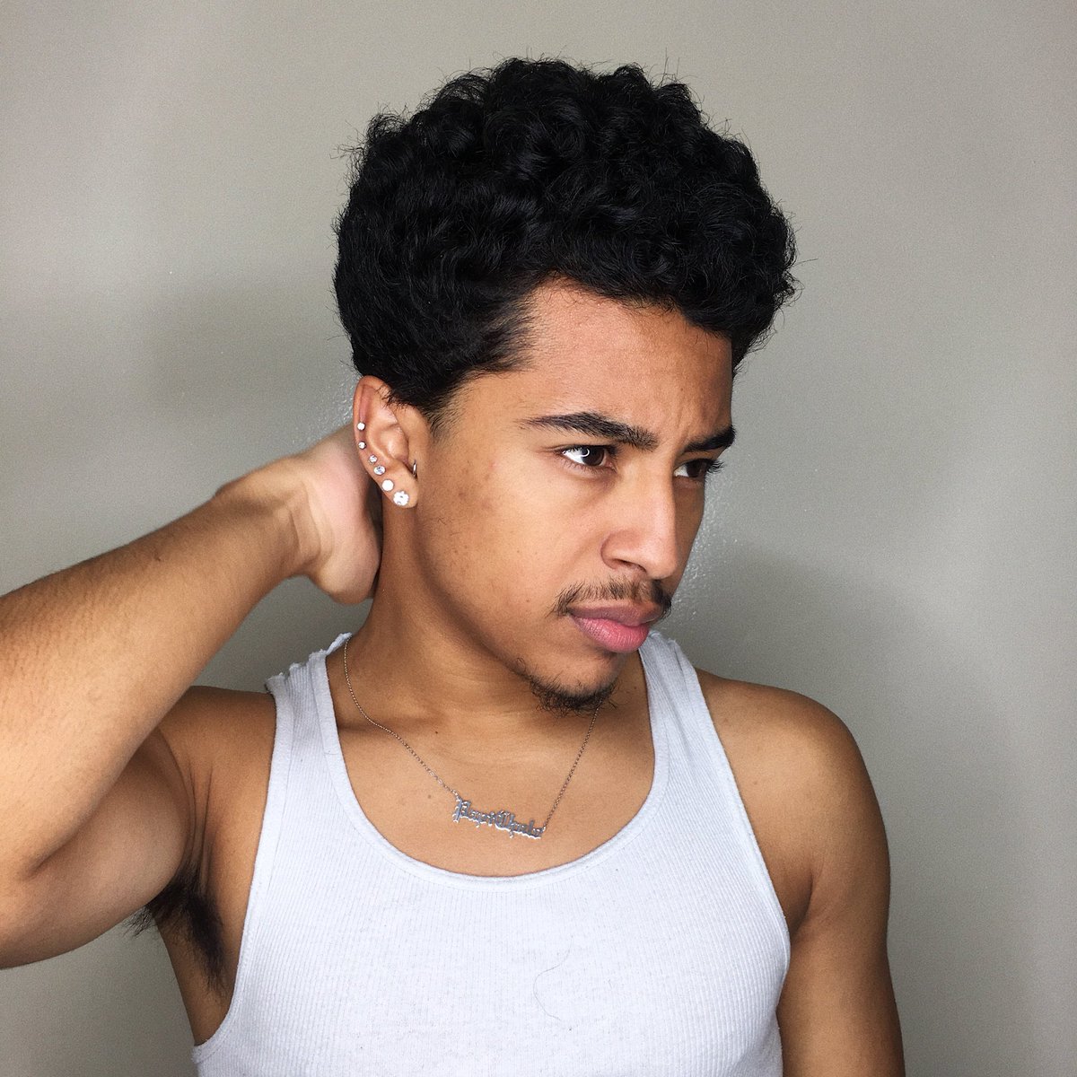 princetonperez's tweet photo. got a ring light for Xmas... it’s over 💡 https://t.co/1zx0FEPvwt