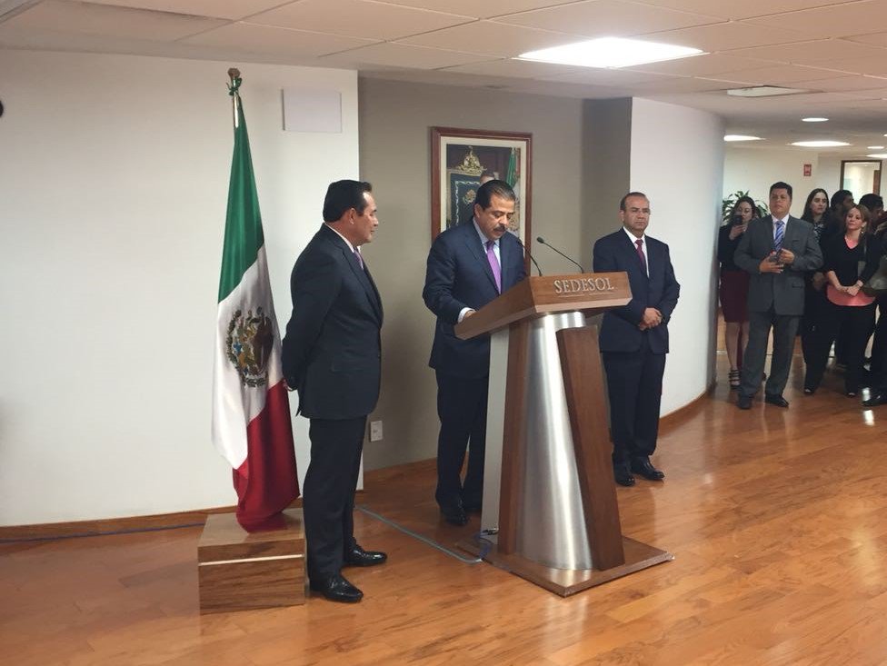 Felicidades <a href="/EvielPM/">Eviel Pérez Magaña</a>, nuevo responsable de la aplicación y desarrollo de la política social en nuestro país.
Estoy seguro, lo hará de manera correcta y responsable a favor de quienes más los necesitan.