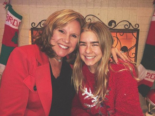 bsdGracedavis's tweet photo. @RSeidel_NBCT For my winter break, I spent time doing cheerleading, being with friends, and was visited by my Aunt, Grandma, and Cousin. https://t.co/m1rYIXDvHA