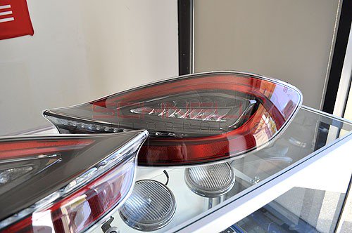 SchnellAuto's tweet image. Change up your 981's tails lights with these Genuine Porsche tinted tail lights!
schnellautosports.com/981-tinted-tai…
