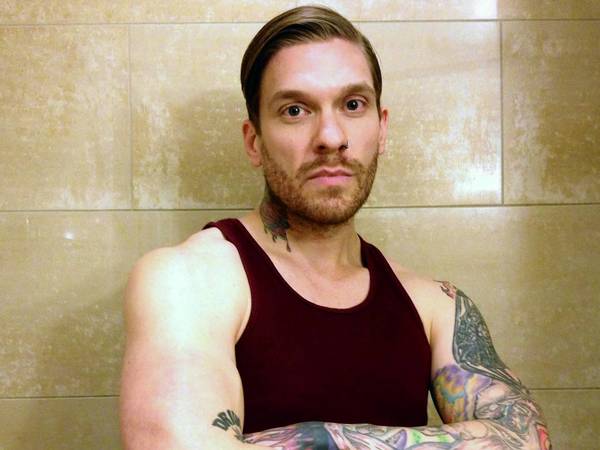 Happy Birthday Brent Smith (SHINEDOWN). A new album is coming any moment now... 