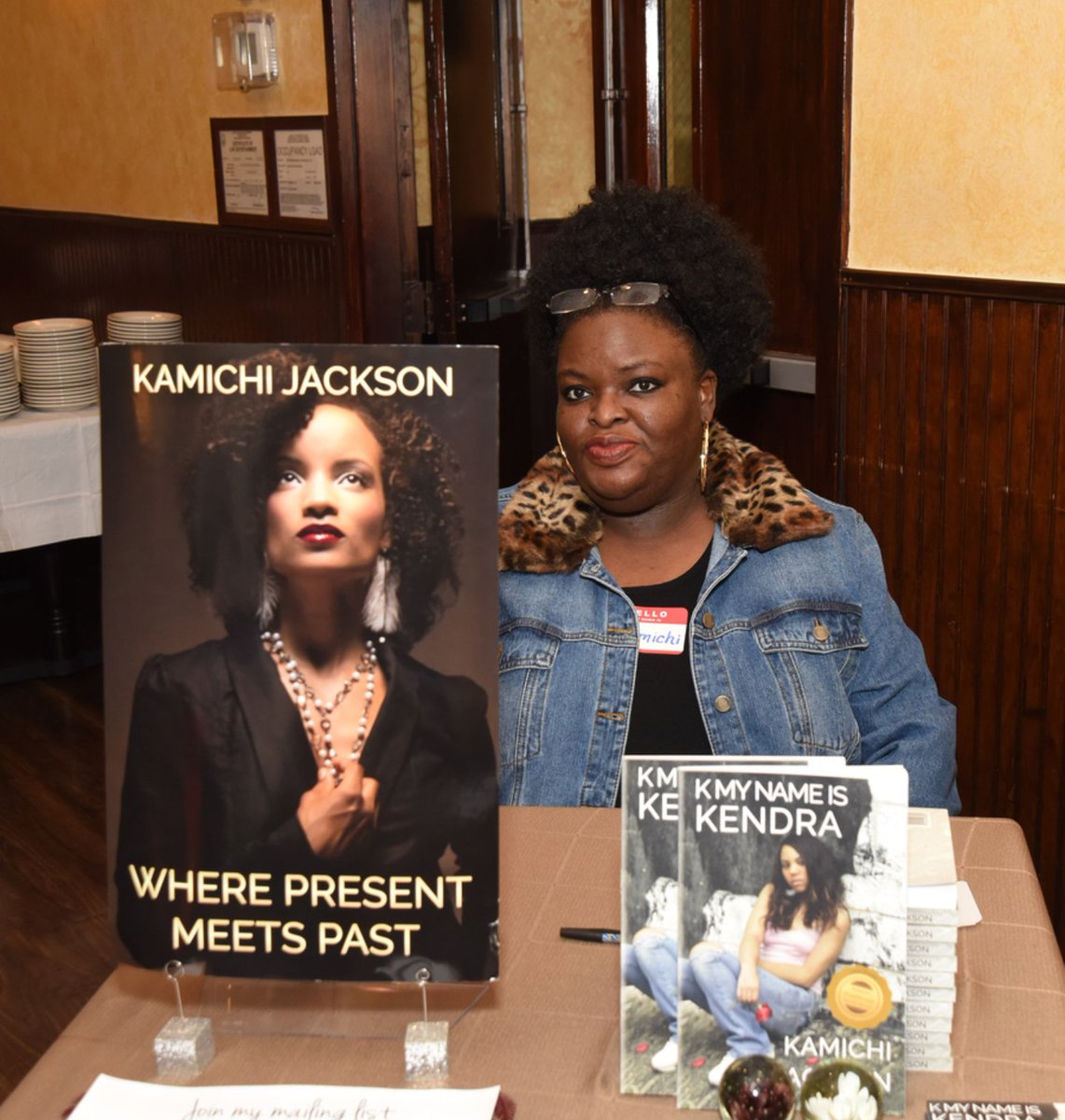 kamichijackson's tweet photo. Psst.... @byAshleyStewart ...Wore your cute denim jacket to a booksigning event this past weekend! #authorflow https://t.co/hQcPe5xTDF