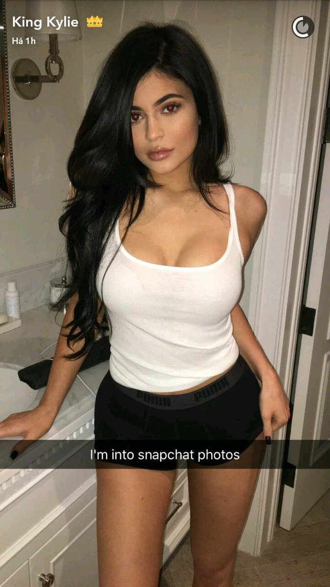 ifuwrefamous's tweet photo. 156. depois de uma festa maravilhosa com a presença de vários artistas, com qual foto vc posta no snap? https://t.co/UoxSWKiXxO