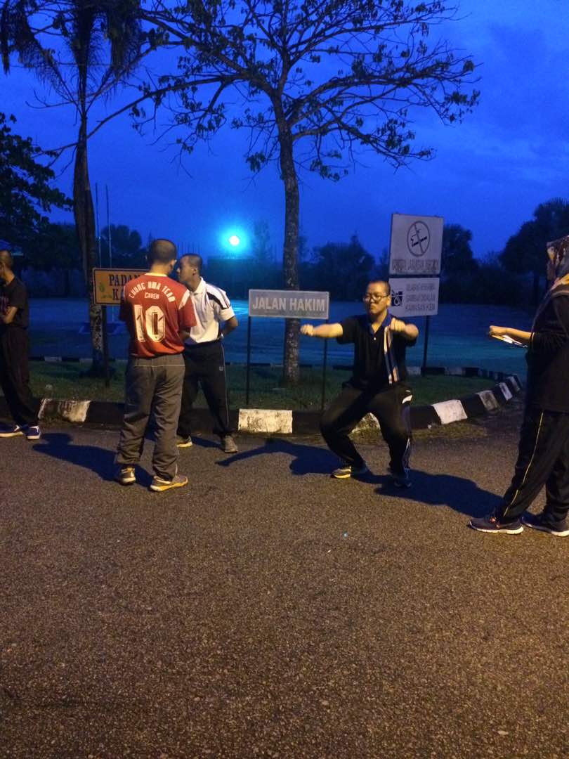cancunpark's tweet photo. Selamat pagi semua. Permulaan rutin pagi ini   di Cancun Park. Bagi non Muslim 
Pre test squad push up.

#PLKN 2.0  
#PLKN2018
#WirawirawatiNegara 
#NadiNegaraku 
#JommasukPLKN https://t.co/wjG44TOWPi