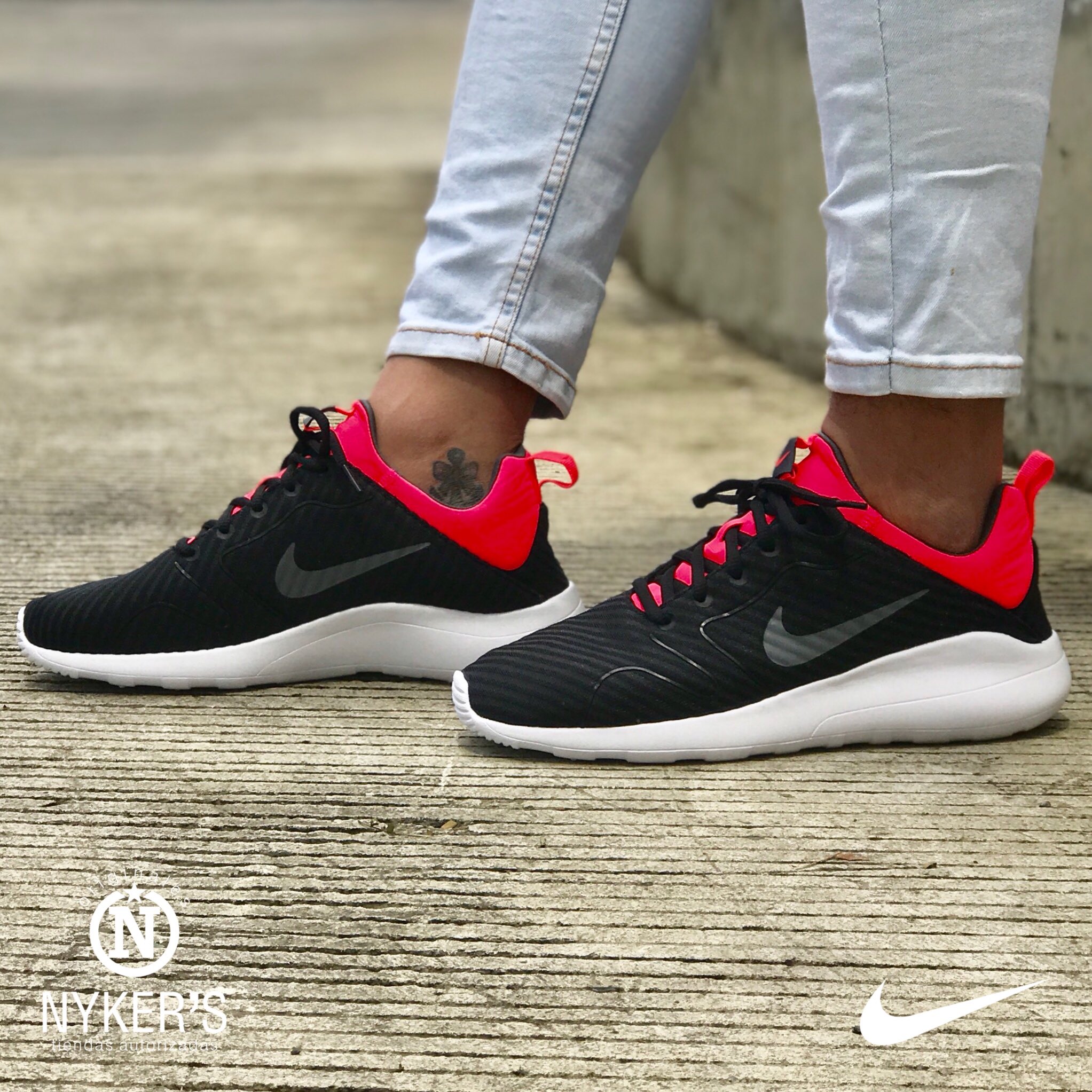 Nike kaishi 2.0 red sale