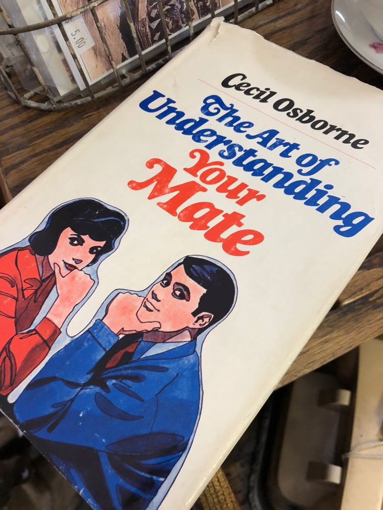 Artellus's tweet image. #BookFind #RedVsBlue