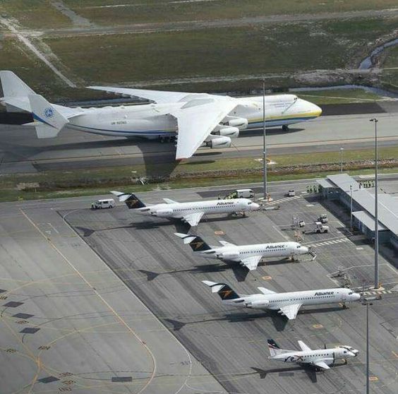 AviacionTw's tweet photo. Formación por tamaño. #Aviation #AviationLovers #Aviación #AviacionAlDia https://t.co/3n4prp5KIG