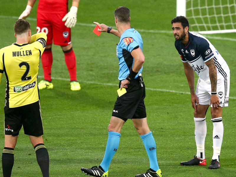 #PerthGloryFC Rhys Williams should not have been sent off after VAR .. #PerthGlory #PGFC dld.bz/g5z4T