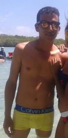 Venezuelan_Army's tweet photo. Verga este cursito me trae loco. Tiene jeva y tiene hijos y solo tiene 19 años, pero cuando hemos bañado juntos a los dos se nos para el güevo. Es full caliente.

Si quieren ver más Denle RETWEET. https://t.co/hc3GbgaT2R