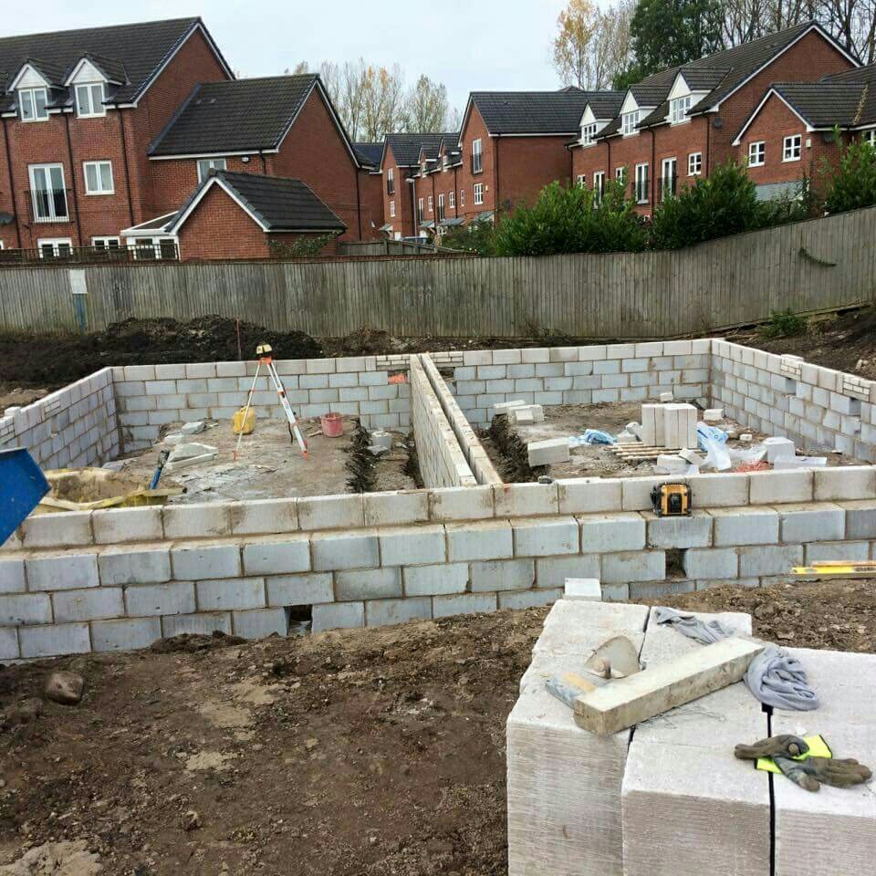 WORKAAPP's tweet photo. Bricklayers needed: 2 x CSCS brickies needed in Godalming, Surrey. Work on a housing site - Brick &amp; ... https://t.co/Z5mNcJSC20 https://t.co/tH3qZWtWVH