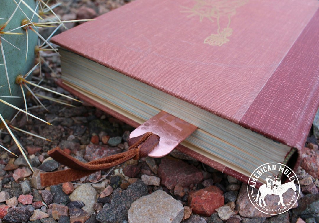 TheAmericanMule's tweet photo. A wise man once said "A good book and a good cocktail go hand in hand." Pick up the journey right where you left off with the handmade Copper Scholar Bookmark by American Mule. Get it custom-engraved for that special #valentine. Made in The Copper State, USA with solid US copper. https://t.co/SxwmVmhNAS