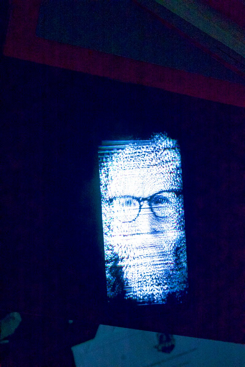 thexfiles's tweet image. It's always nice to see old friends. 

RETWEET if you loved the new episode of #TheXFiles.