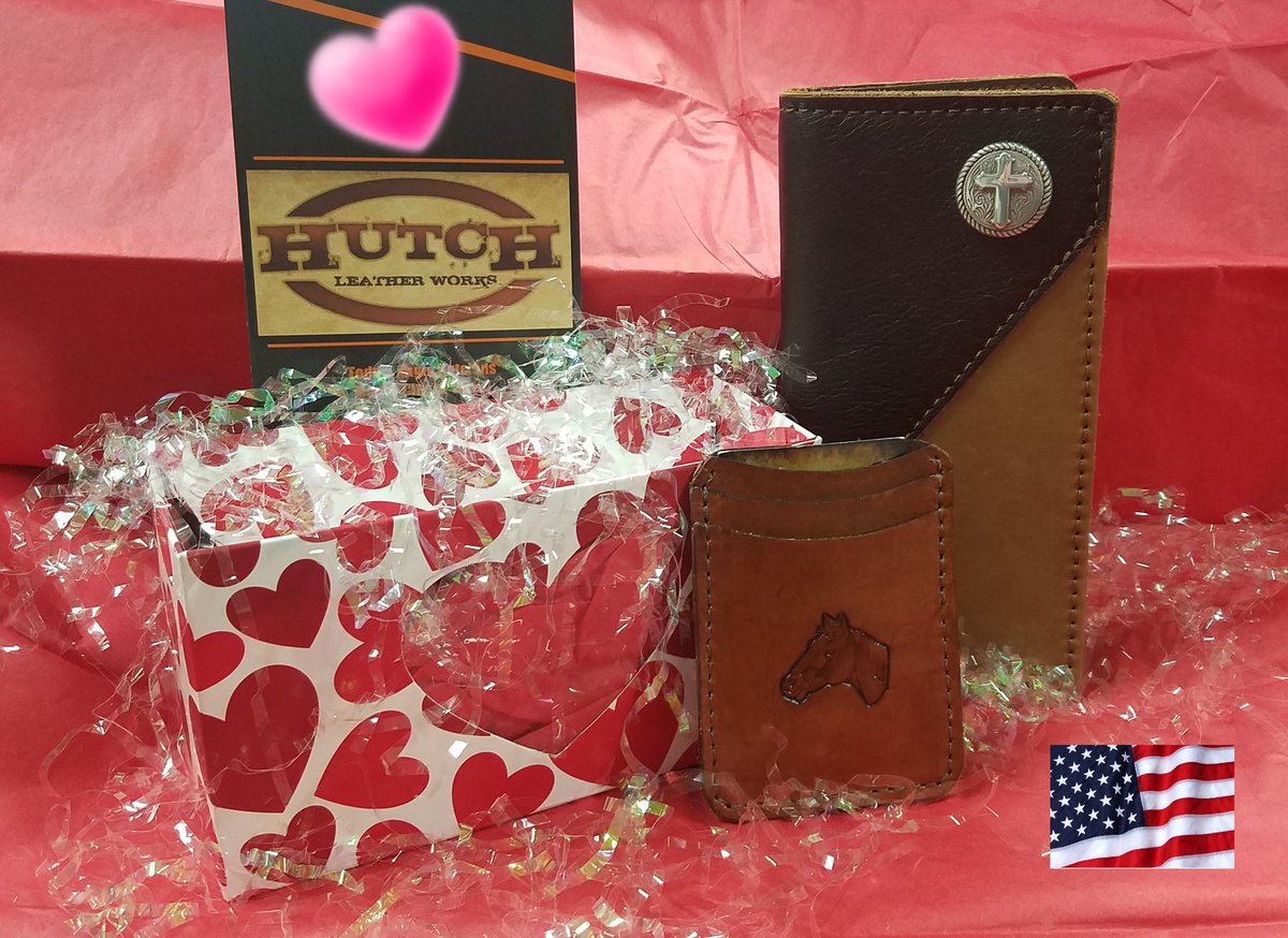 Valentine's Day is right around the corner 💗  Hutch men's gift set - Roper wallet and a minimalist front pocket wallet.  $95 with free personalization.  Savings of $25!!  Top notch handmade in the USA 🇺🇸