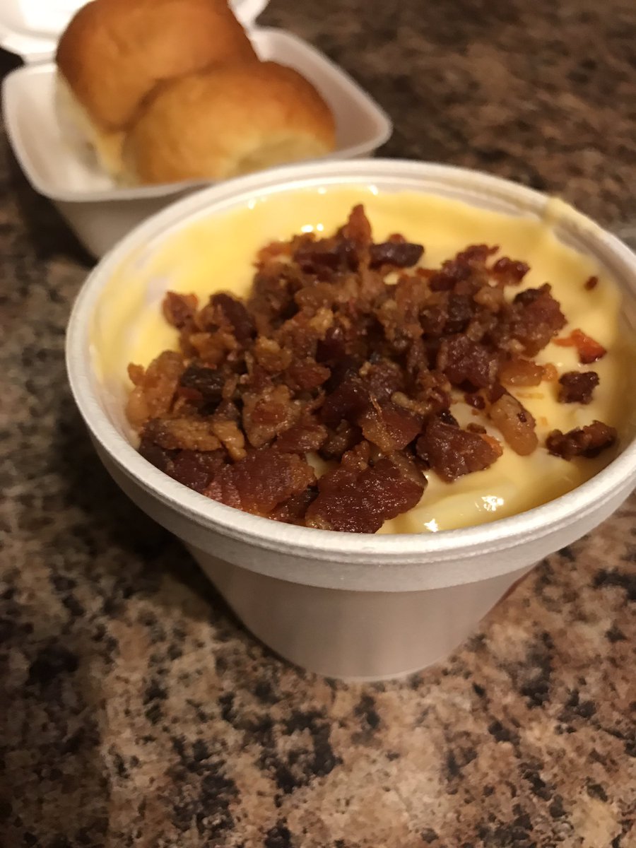 DiltsAlli's tweet photo. Bob Evans: 9.5/10. My love of potato soup stems from this place, if there is better out there I haven't had it. https://t.co/5CNFIklVnG